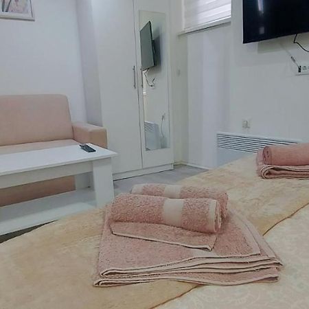 Zeleni Venac Studio & Apartment Βελιγράδι Εξωτερικό φωτογραφία
